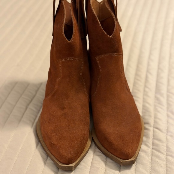 Steve Madden Brown Suede Western Ankle Boots - Picture 2 of 6